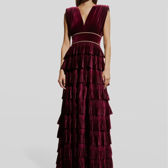 Bronx and Banco Dresses & Skirts - Bronx & Banco Womens Red Velvet Embellished Sleeveless V-Neck Gown Size S